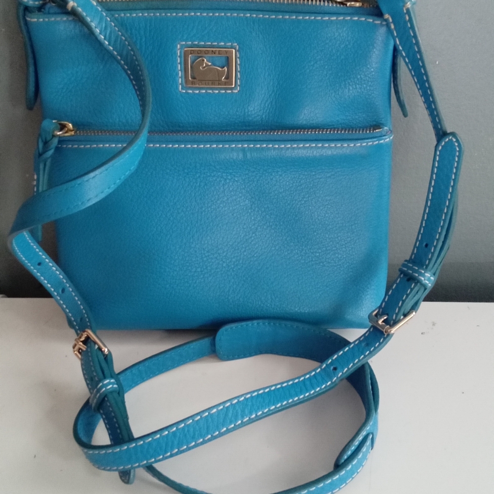 Dooney Bourke Teal Leather Crossbody Bag Zip Pockets Adjustable Strap